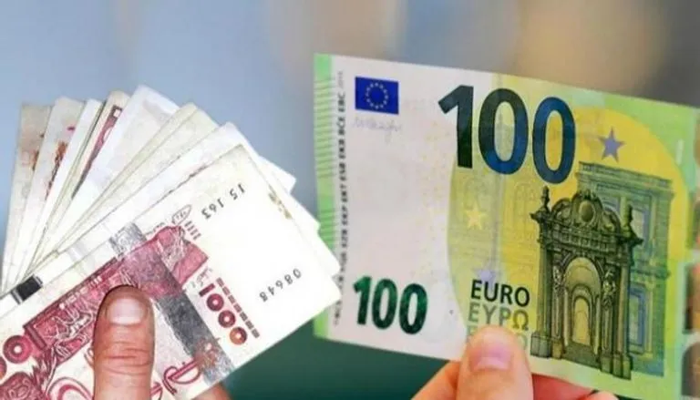 سعر صرف اليورو والدولار مقابل الدينار الجزائري في السوق السوداء