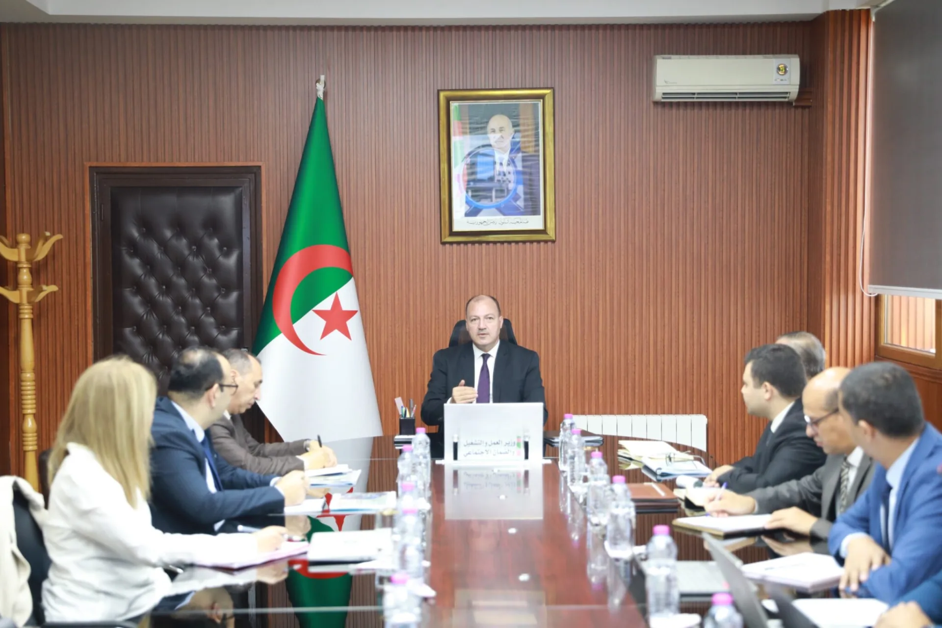 وزير العمل يترأس اجتماعا لتقييم أداء صندوق كاسنوس