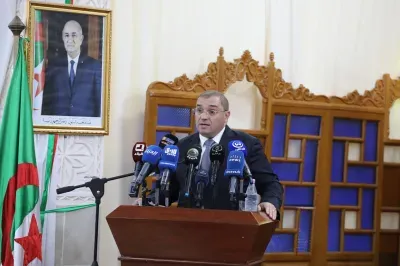 نزلاء سجون يتألقون.. ووزير العدل يكرّمهم