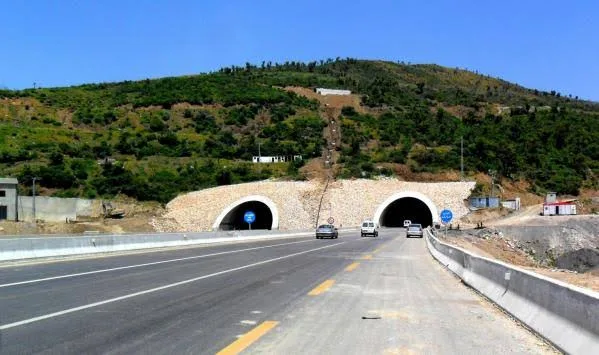 غلق مؤقت للطريق السيار شرق غرب بنفق الجباحية