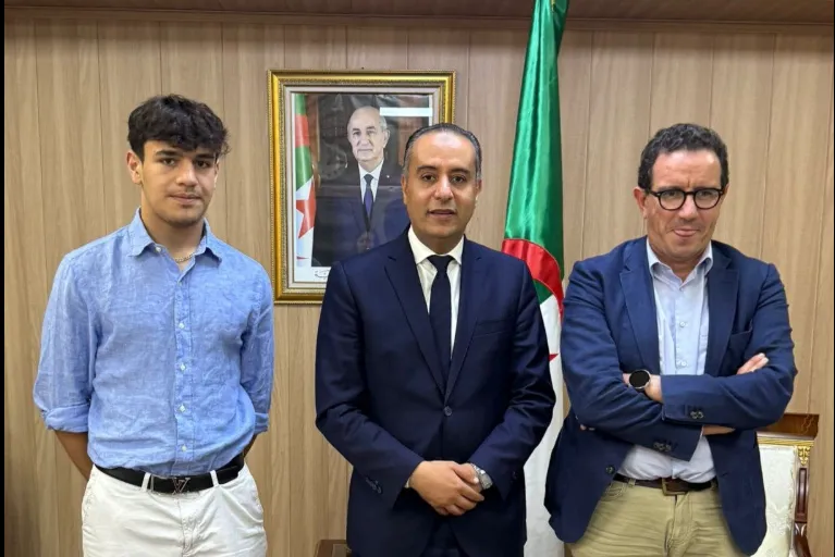 نجم الفورمولا 4 سامي روبنسون يحظى بدعم رسمي من وزير الرياضة