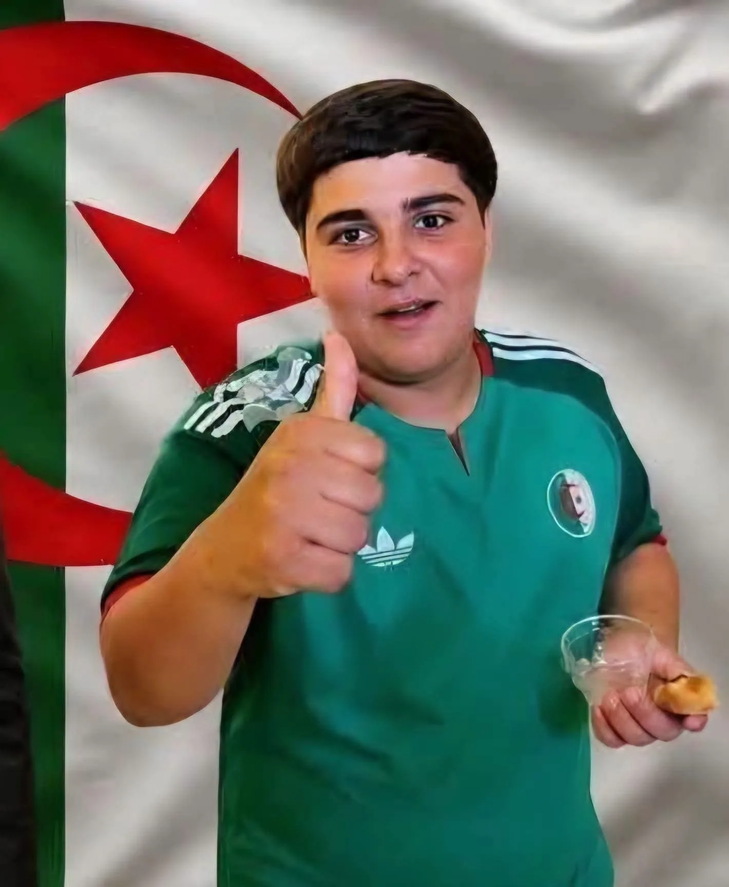 لفتة إنسانية من لاعبي المنتخب الوطني تجاه الطفل وسيم