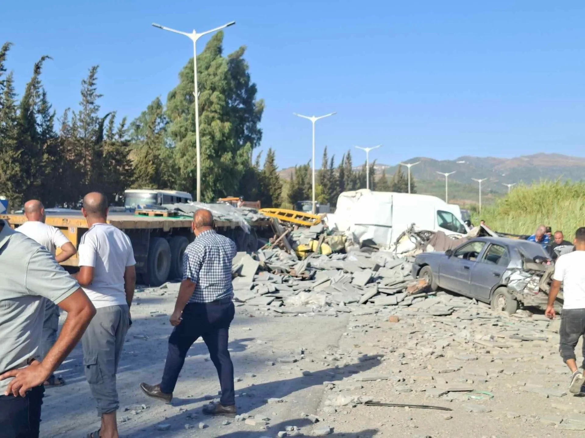 ارتفاع حصيلة حادث مرور بولاية تيزي وزو إلى 10 وفيات