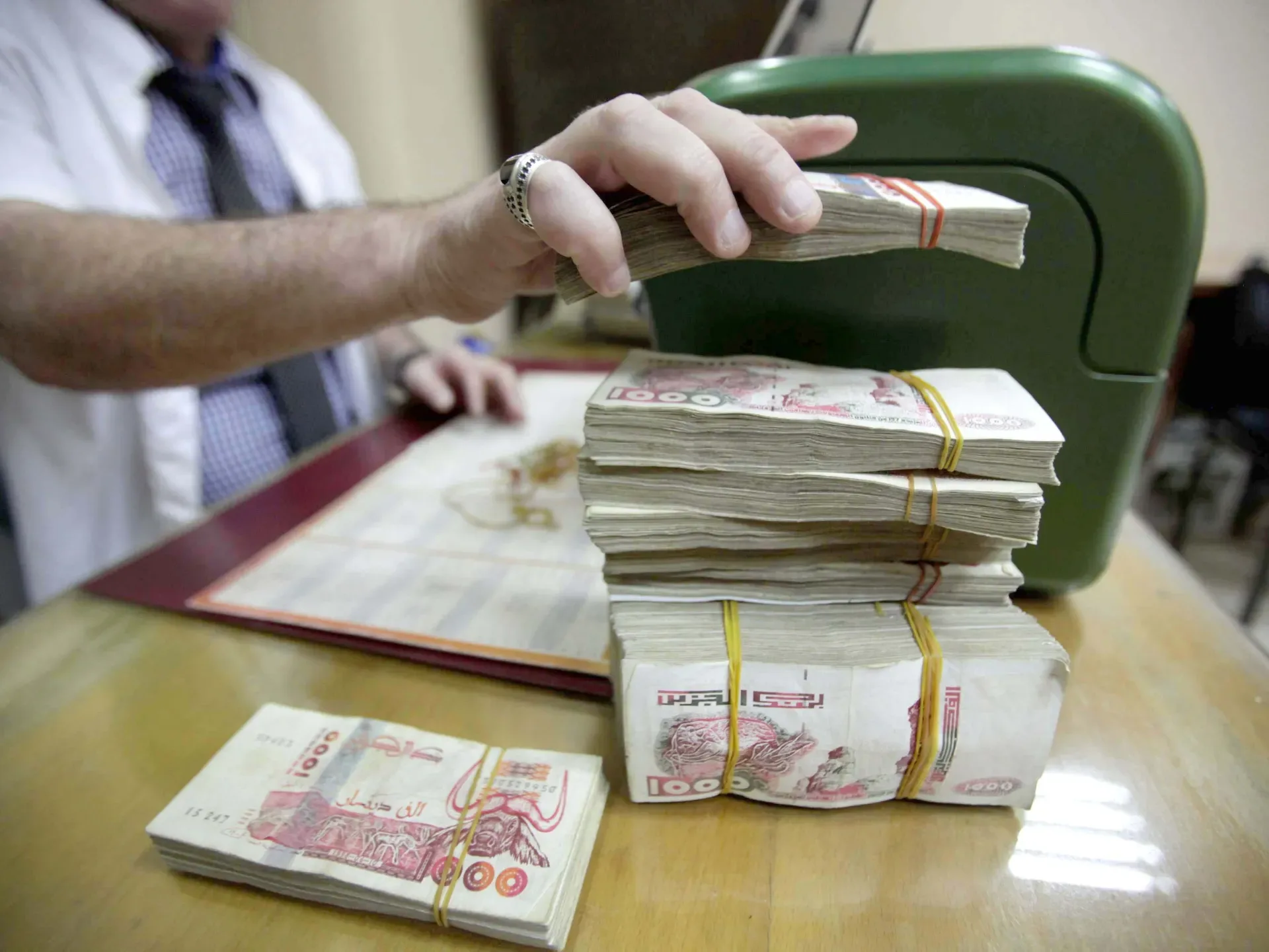 الرئيس تبون يعلن عن زيادات جديدة في الأجور