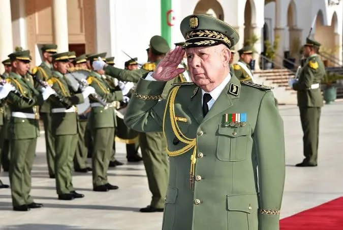 شنڨريحة يهنئ كافة مستخدمي الجيش الوطني الشعبي بمناسبة اليوم الوطني للمجاهد