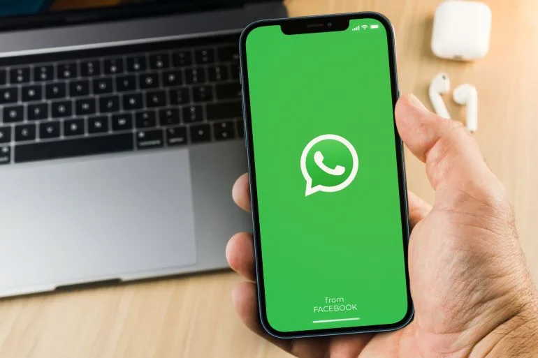 واتساب تعزز حماية الحسابات بأدوات تحقق متطورة