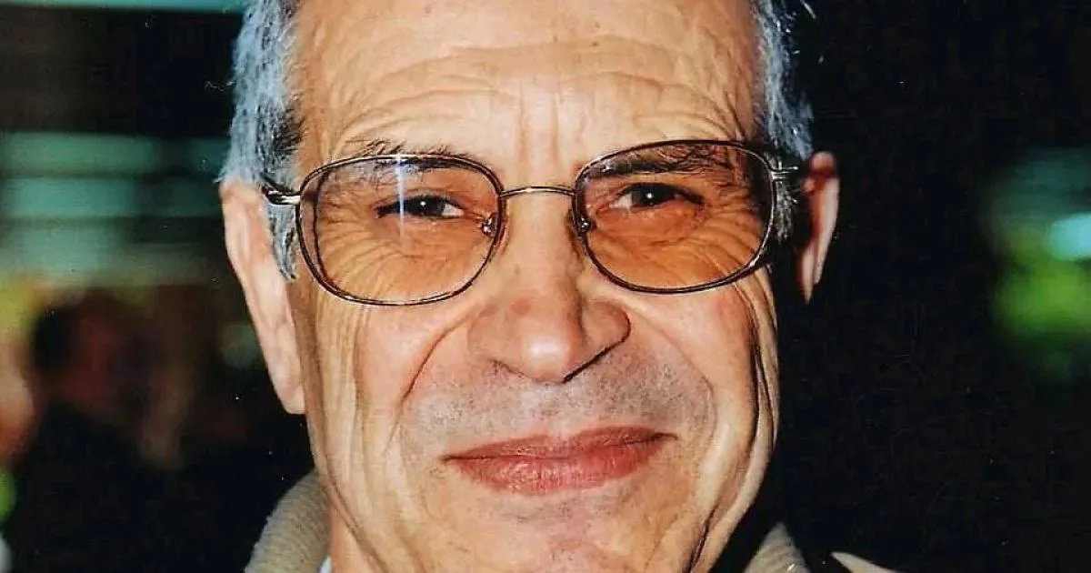 وفاة المخرج السينمائي الجزائري محمد اليامين مرباح