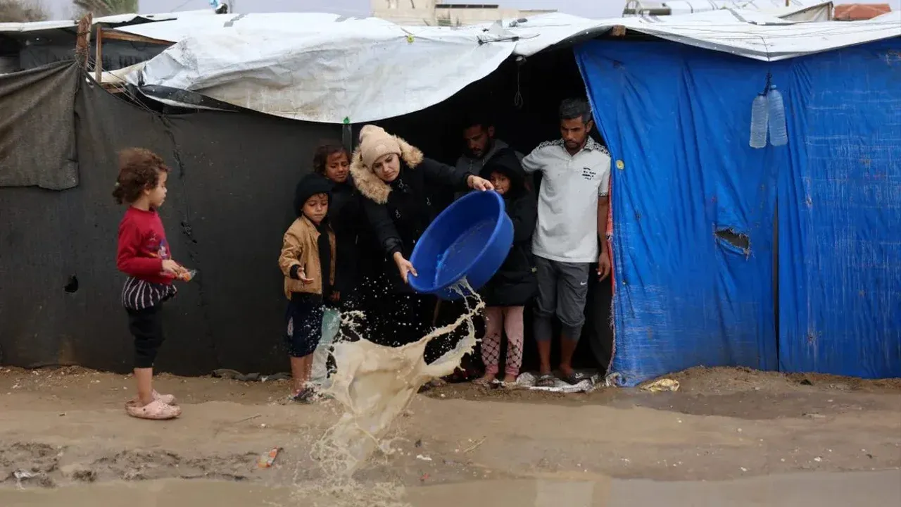 90 بالمائة من مراكز الإيواء والخيام في غزة غمرتها الامطار